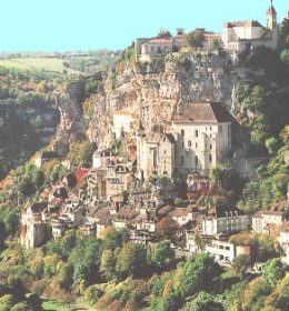 Domme, a medieval bastide perched on a breathtakingly high cliff.